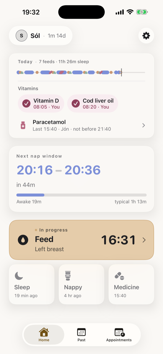 Barnið's Home screen: a feed in progress, today's vitamins ticked off, and the next nap window.